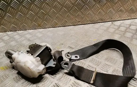 Lexus IS 220D-250-350 Front seatbelt 7M8750P