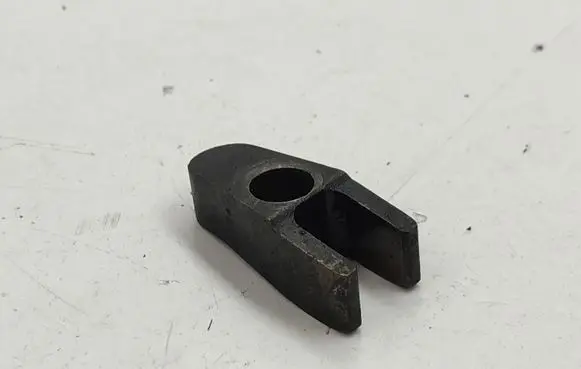 Mercedes-Benz CLK A209 C209 Fuel Injector clamp holder