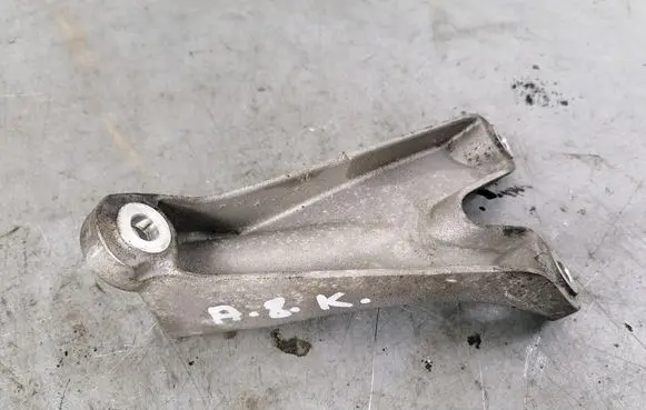 Audi A8 S8 D3 4E Engine mounting bracket 4E0199307BM