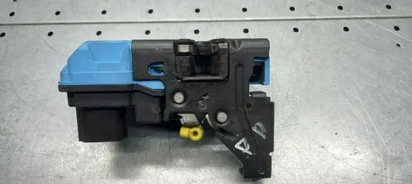 Volvo V70 Front door lock