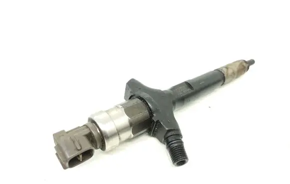 Volkswagen Golf I Fuel injector 8972391617 05799