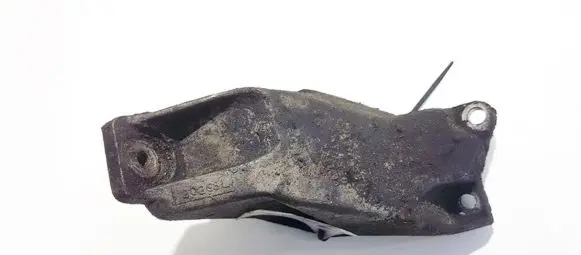 Volkswagen PASSAT B5 Engine mounting bracket 8d0199307