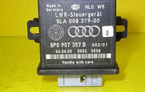 Audi A4 S4 B7 8E 8H Light module LCM 8P0907357B 5LA008379-00