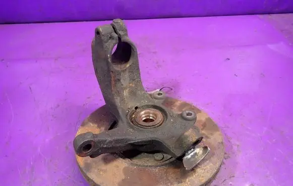 Ford Focus C-MAX Front wheel hub spindle knuckle