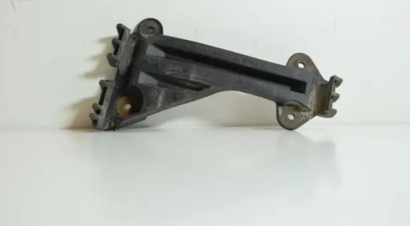 Audi A6 S6 C4 4A Front bumper mounting bracket 4A0807284A