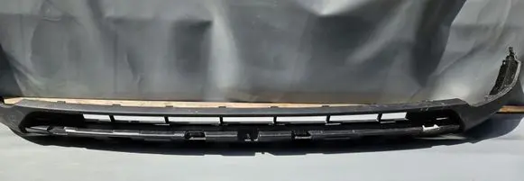 Volvo XC40 Front bumper splitter molding