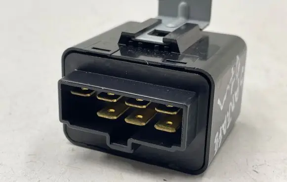 Hyundai Santa Fe Window wiper relay 954202B500