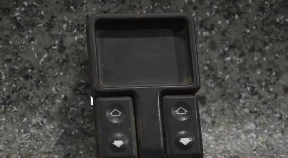 BMW 5 E34 Fog light switch 38813706