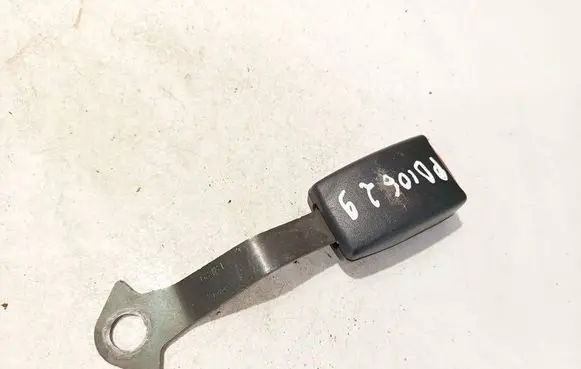 Subaru Legacy Front seatbelt buckle