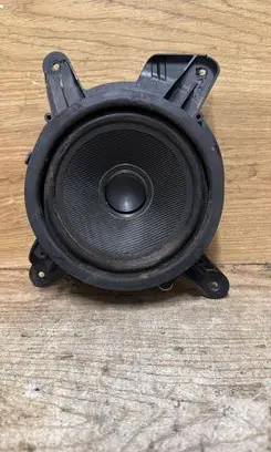 Volvo V70 Front door speaker 9459550