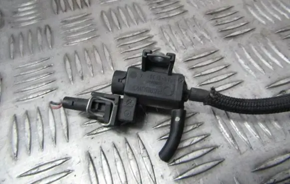 Toyota Auris 150 Turbo solenoid valve 258600R010 25860-0R010