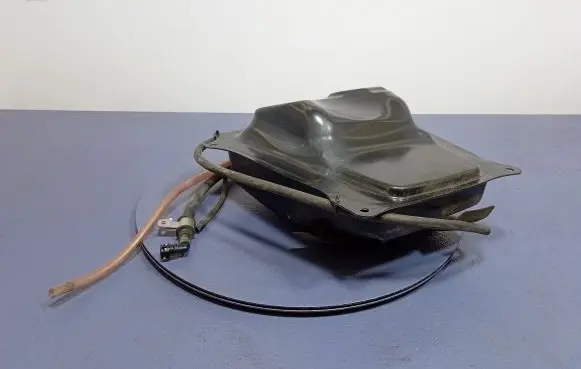AC 428 Fuel tank 