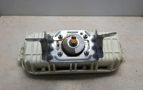 Passenger airbag