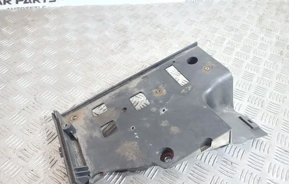 Land Rover Discovery 3 - LR3 Battery tray DWM500021