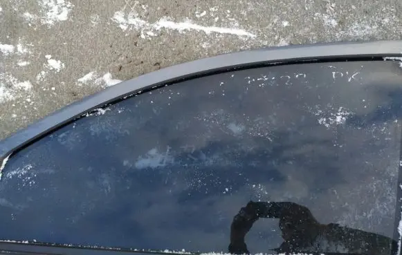 Nissan Qashqai Front door window glass four-door