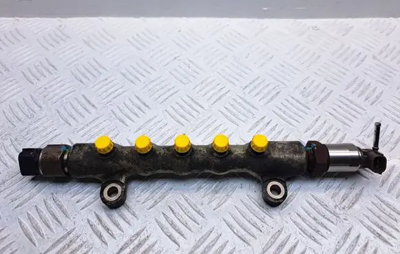 Toyota Avensis T250 Fuel main line pipe 238100R020 8945860010