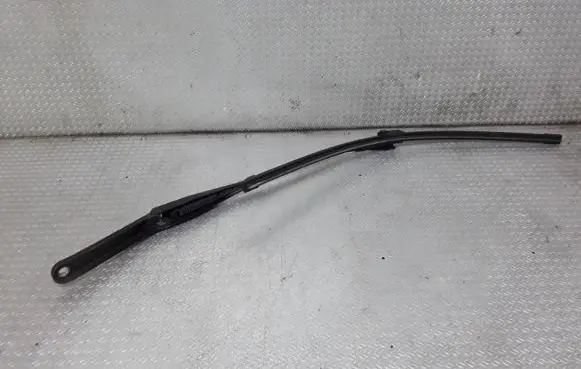 Ford Focus Windshield/front glass wiper blade 4M5117526AC