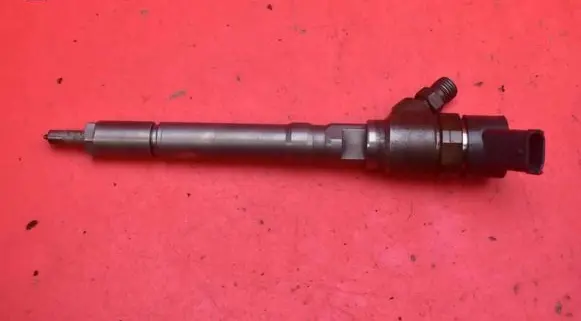 KIA Carens I Fuel injector 33800-27010