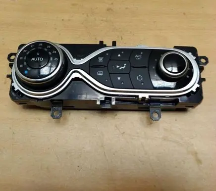 Renault Captur Climate control unit 275105430R