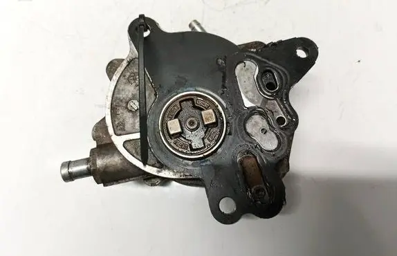 Volkswagen Touran I Vacuum pump 03G145209