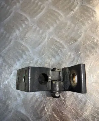 Skoda Octavia Mk2 (1Z) Rear door lower hinge 1Z0833411B