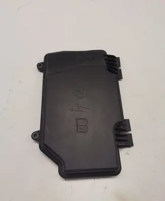 Mercedes-Benz E W213 Fuse box cover A2055400182