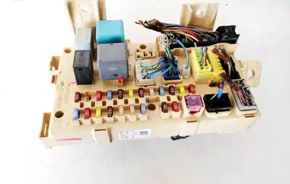 Toyota Avensis T250 Fuse box set