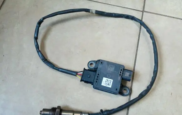Audi A4 S4 B9 8W Lambda probe sensor 05L906261E NE64704