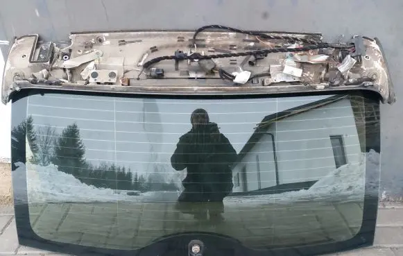 Porsche Cayenne (9PA) Opening tailgate glass 