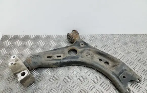 Volkswagen Golf Plus Front lower control arm/wishbone 1K0199232J