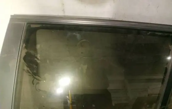 BMW 3 E90 E91 Rear door window glass as2