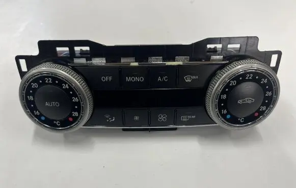 Mercedes-Benz C W204 Climate control unit A2049009104 370903 01HW2109
