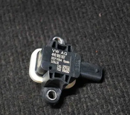 Audi A6 S6 C7 4G Airbag deployment crash/impact sensor 4H0955557