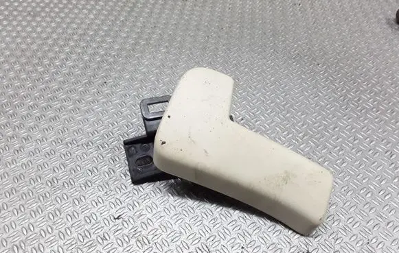 Engine bonnet (hood) release handle