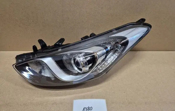 Hyundai i30 Headlight/headlamp 92101A6060