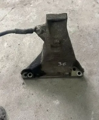 Audi A4 S4 B5 8D Engine mounting bracket 8D0199308L