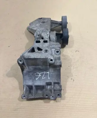 Mercedes-Benz B W245 Generator/alternator bracket A6402003370 014166