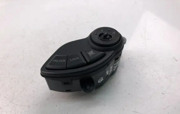 Hyundai Santa Fe Wing mirror switch 9353026020