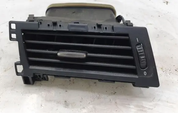 BMW 5 E60 E61 Dashboard side air vent grill/cover trim 5112001 14121810 64226910731