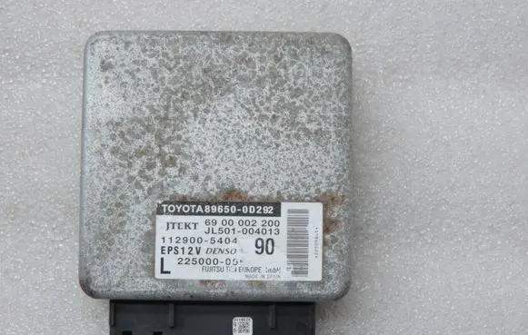 Toyota Yaris Electric power steering pump 896500D292