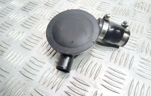 Audi 80 90 S2 B4 Breather/breather pipe/hose 028129101D 3911170975