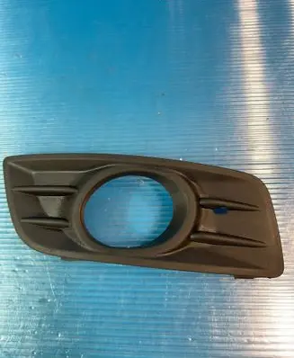 Volvo V50 Front fog light trim/grill 30779101