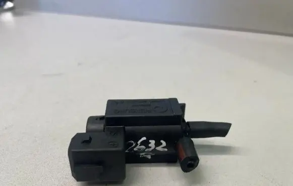 BMW 5 E60 E61 Turbo solenoid valve 72234100