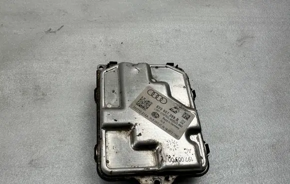 Volkswagen Tiguan Headlight ballast module Xenon 8V0907399B