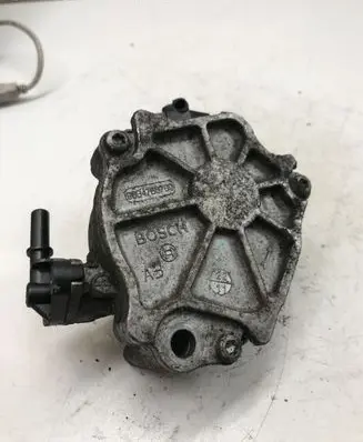 Peugeot 3008 I Vacuum pump 9804021880