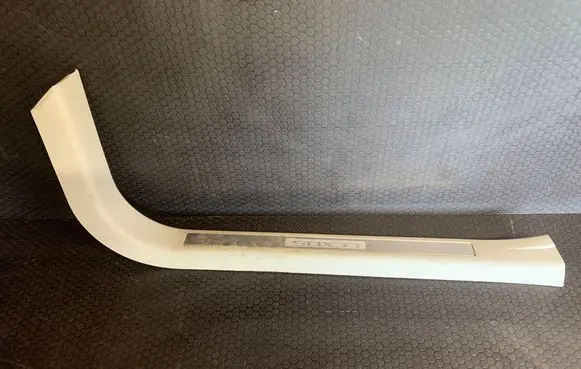 Lexus RX 330 - 350 - 400H Rear sill trim cover 6791048021 6791048050