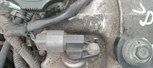 Mazda 2 Camshaft position sensor J5T30571