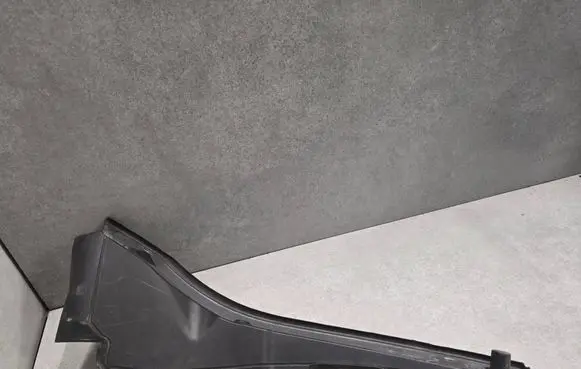 BMW 2 F45 Fender end trim 51767300517
