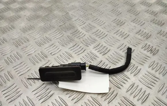 Peugeot 3008 II Tailgate opening switch 9676028380