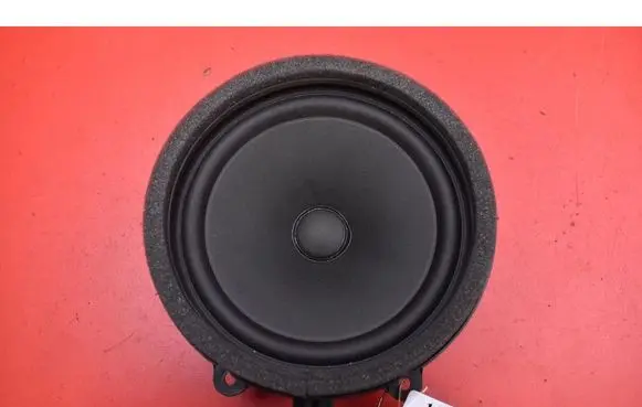 Volvo S90, V90 Subwoofer speaker 31350425